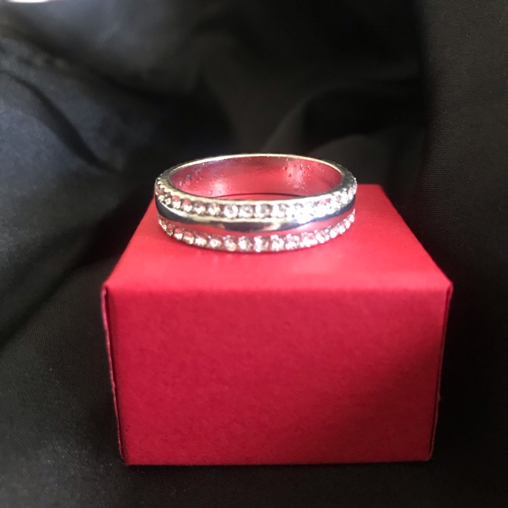Elegant Stainless Steel Band with Crystal Accents